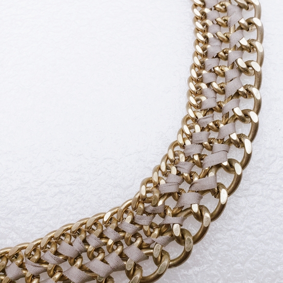 Gorgeous 9" Chunky Floral Statement Pendant Collar Necklace Thick Chain - Picture 8 of 10